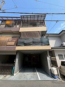 外観:【外観】昭和60年6月建築、木・鉄筋コンクリート造3階建※AIを使用し編集した画像です。細部設備については一部描写が不足している箇所がございますので、あらかじめご了承ください。 外観:【外観】昭和60年6月建築、木・鉄筋コンクリート造3階建※AIを使用し編集した画像です。細部設備については一部描写が不足している箇所がございますので、あらかじめご了承ください。