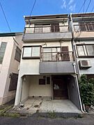 【外観】平成7年4月建築、木・鉄骨造3階建※ＡＩを使用し編集した画像です。細部設備については一部描写が不足している箇所がございますので、あらかじめご了承ください。