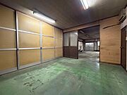 【その他内観】1階部分は倉庫や事務所としても利用可能。※ＡＩを使用し編集した画像です。細部設備については一部描写が不足している箇所がございますので、あらかじめご了承ください。