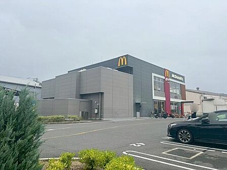 マクドナルド門真御領店まで1106m