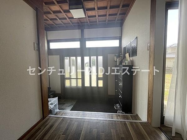 玄関を拡大表示