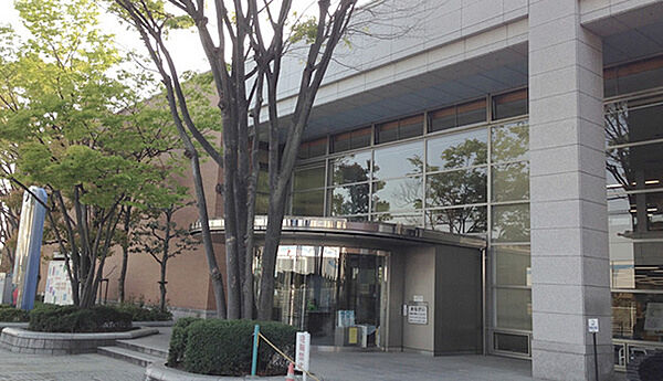 画像30:茨木市立中央図書館まで420m