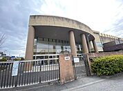 柿生小学校まで630m