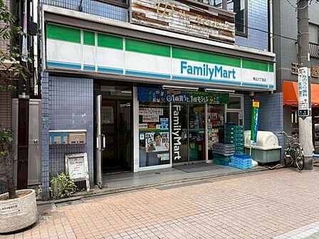 ファミリーマート駒込六丁目店まで599m
