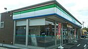 ファミリーマートみよし新屋店まで863m