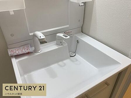 使い勝手の良い広々とした洗面台