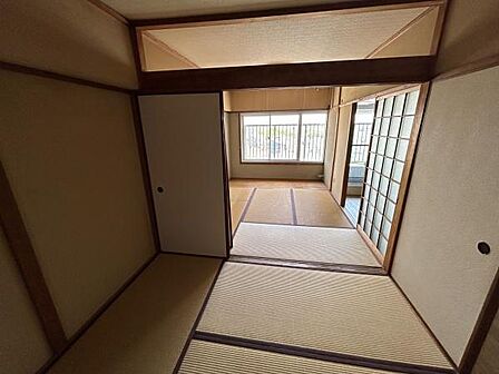 和室の続き間で広く使えます