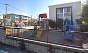 日進幼稚園まで377m