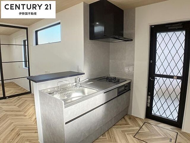 キッチン 四日市市八田2丁目4番19号