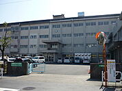 大垣市立中川小学校まで1228m