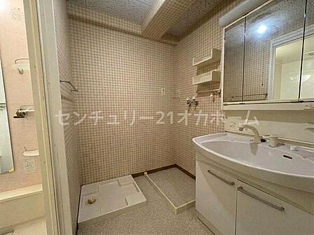広い洗面脱衣所です♪※掲載写真はお客様のプライバシー保護のため、一部CG加工を施しております。