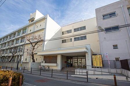 大阪市立高殿小学校まで659m