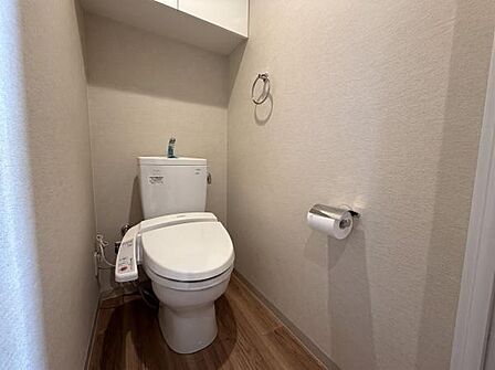 ウォシュレット付が嬉しいトイレ♪※掲載写真はお客様のプライバシー保護のため、一部CG加工を施しております。