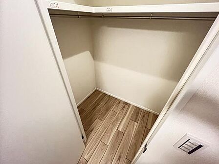 大容量のウォークインクローゼット♪