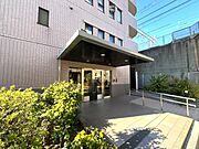 ホテルライクなエントランスです♪
