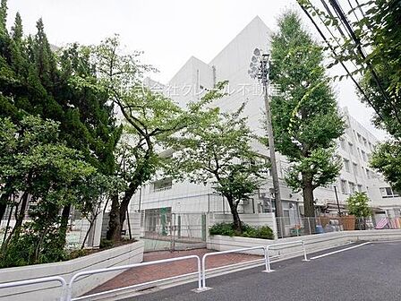 台東区立柏葉中学校まで741m