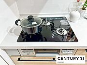 三口コンロで料理もはかどりますね！グリルもあります！