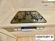 三口コンロで料理もはかどりますね！グリルもあります！