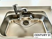 浄水器内蔵型のため、キッチン回りもスリムな印象です！