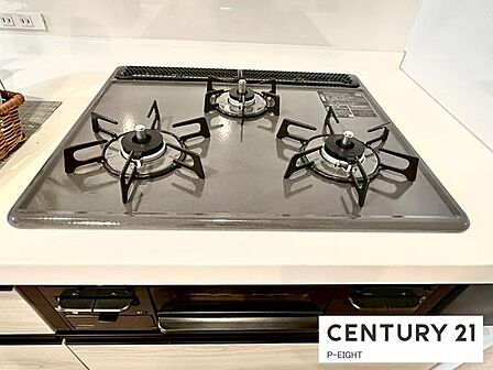 三口コンロで料理もはかどりますね！グリルもあります！