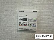 浴室暖房乾燥機搭載のため、雨の日でも洗濯物を乾かす場所に困りません！