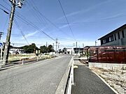 車道と歩道に分かれているので、お子さんと一緒でも安心です！