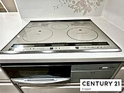 三口コンロで料理もはかどりますね！グリルもあります！