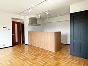 21帖の広々南向きリビングです居心地が良く、ご家族皆がゆったり寛げる憩いの空間となりそうです