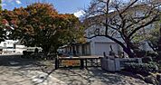 岡崎市立梅園小学校まで135m、現地から135ｍ
