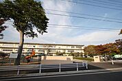 安城市立里町小学校まで240m、現地から240ｍ
