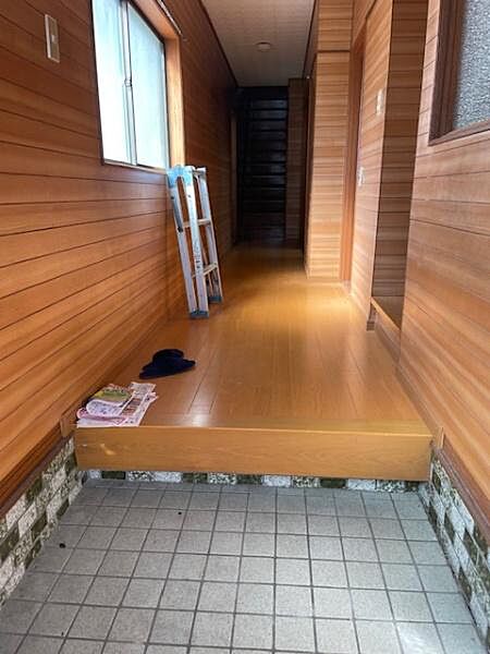 玄関を拡大表示