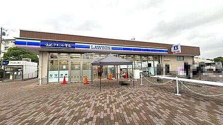 ハッピーローソンタウン日野高幡台店まで445m