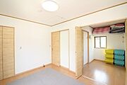3帖もあるウォークインクローゼットは大活躍！2方向から出入りできるのも便利ですね【クローゼット約3帖】（2024年7月7日）撮影
