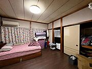 1階洋室8帖の様子です。