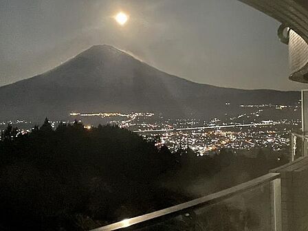 夜の景色も圧倒されます！
