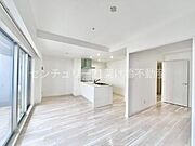 洋室4.3帖は引戸を広げればリビングと繋がり18.1帖の空間になります！