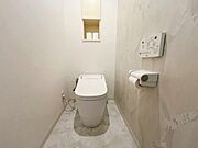 衛生的な温水洗浄便座で快適にお使いいただけます。