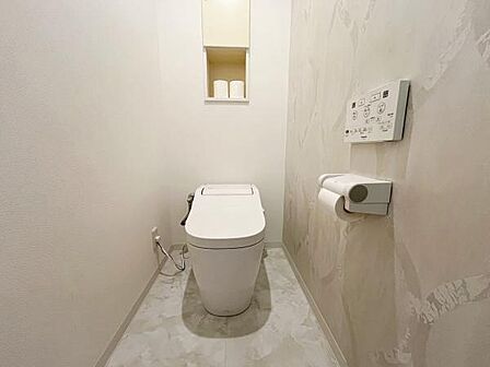 衛生的な温水洗浄便座で快適にお使いいただけます。