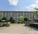 霧島市立隼人中学校まで1200m