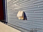 （同仕様写真）外で作業する際などにあると便利な外部電源です♪