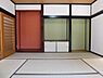 和室：【和室】仏間、床の間、押入れのある8畳和室