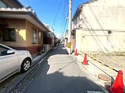 敷地内に駐車1台可能なので、習い事のお迎えや大きなお買い物をする際も安心ですね。