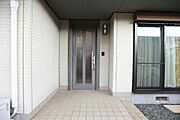 玄関アプローチ