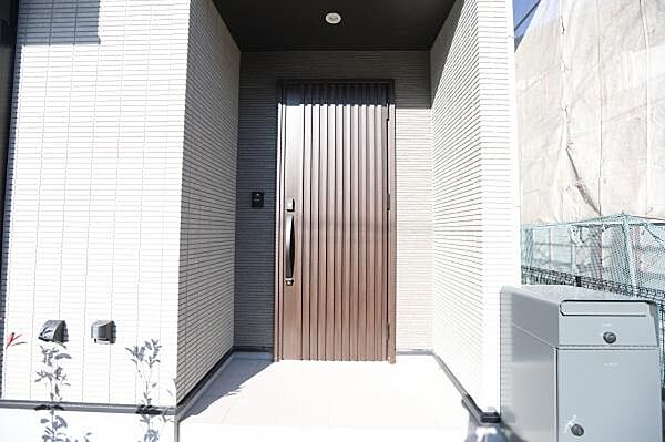 玄関を拡大表示