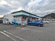 ファミリーマート　大分梅が丘店まで80m、ファミリーマート　大分梅が丘店まで80ｍ