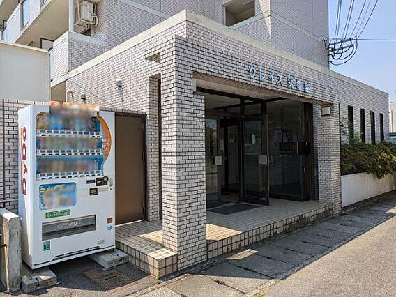 入口周辺