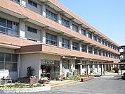 大分市立坂ノ市中学校まで1690m、大分市立坂ノ市中学校まで1690ｍ