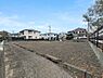 外観：閑静な住宅街に位置する現地土地写真です。
