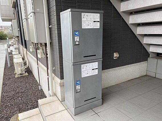 玄関近くに設置...