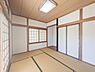 和室：障子の柔らかな光が心地よい約6帖の和室。畳の香りに包まれ、家族の憩いの場として活躍します。